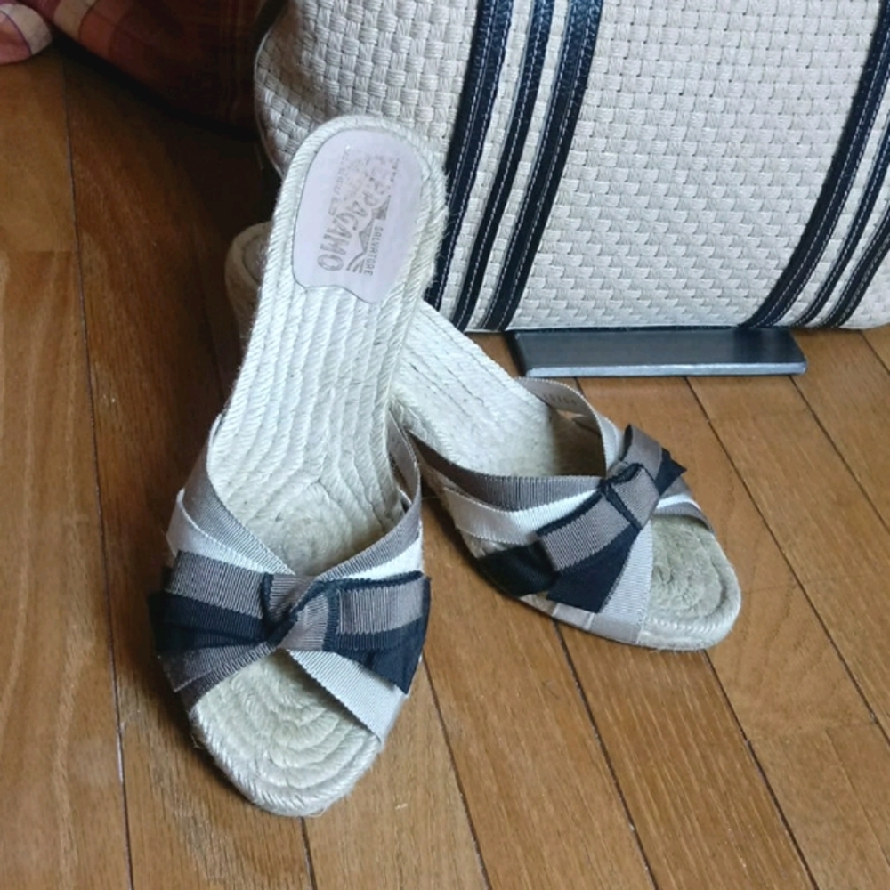 Salvatore Ferragamo 8.5C Grisson espadrille